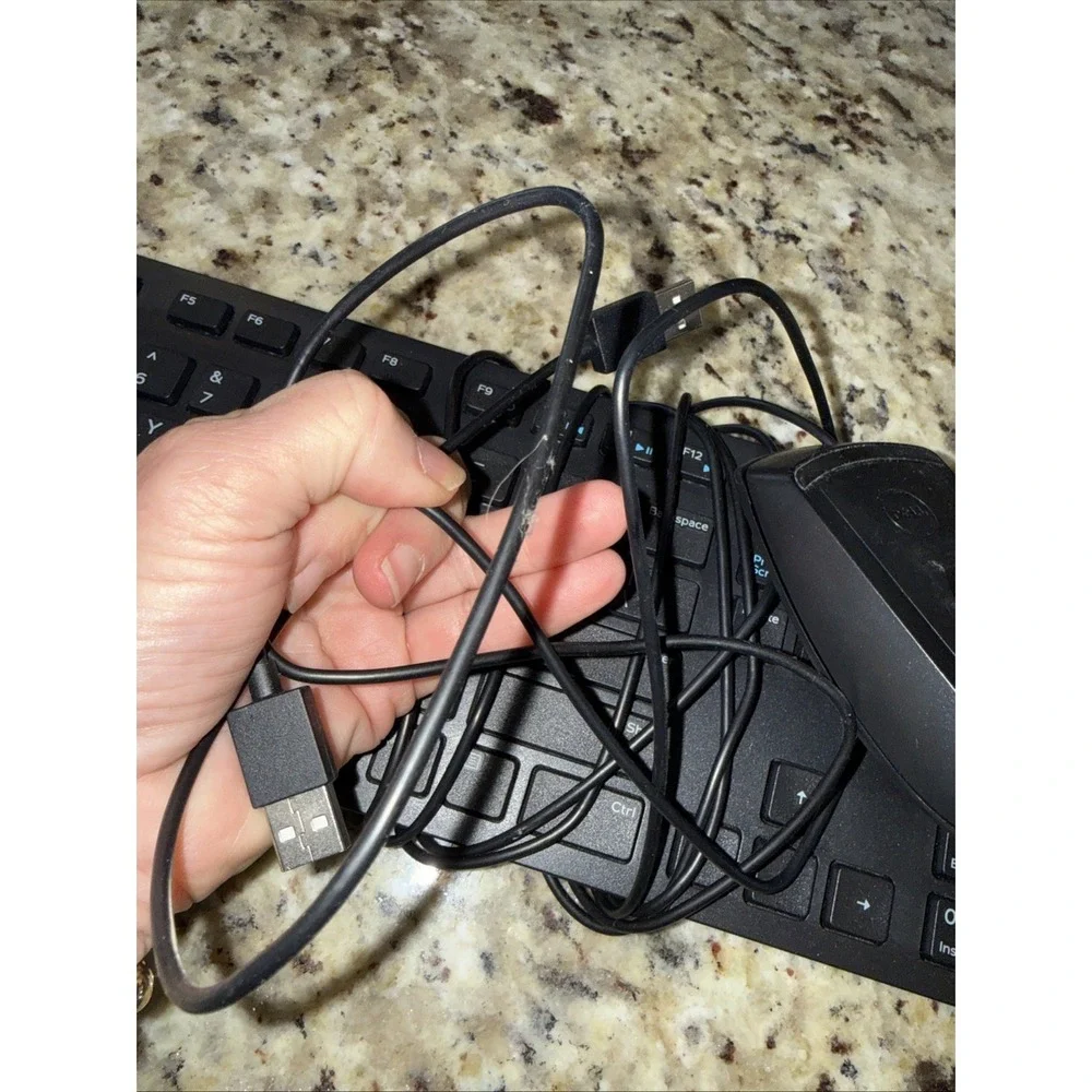 2 Genuine Dell USB W Slim Black Keyboard & Mouse 1 Microsoft Board & Mouse. 5600